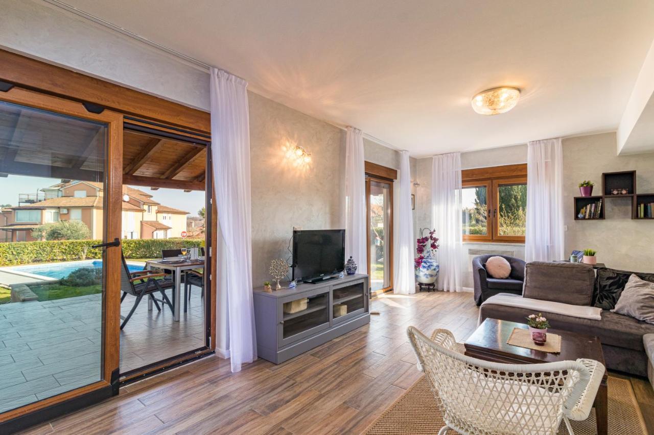 Lovely Istrian Apartment With A Private Swimming Pool And A Charming Garden Баньоле Екстер'єр фото