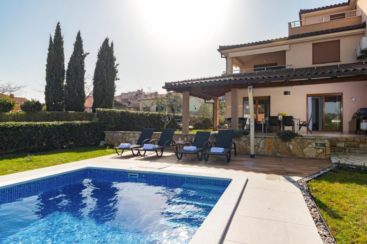 Lovely Istrian Apartment With A Private Swimming Pool And A Charming Garden Баньоле Екстер'єр фото